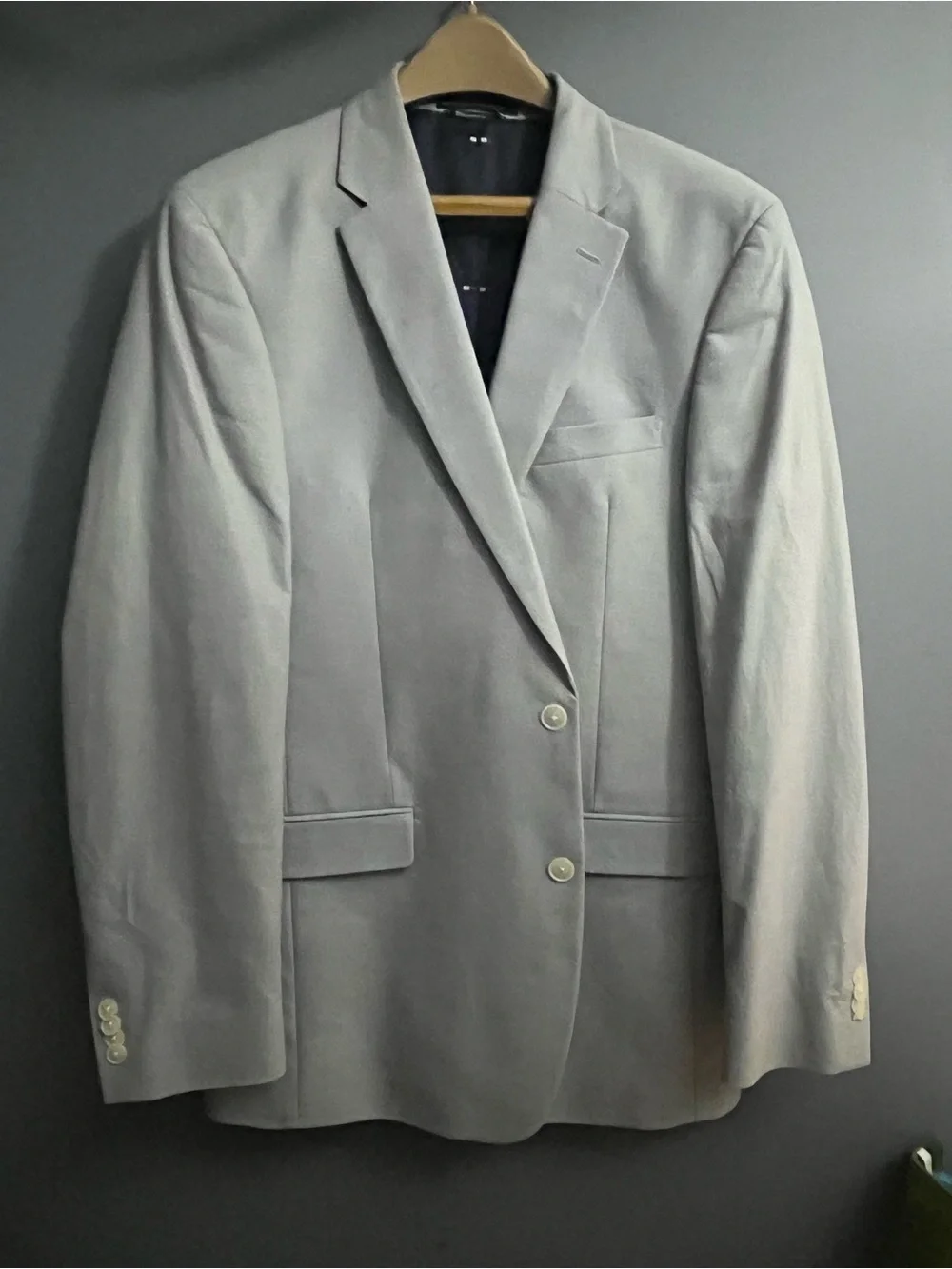 Classic Men's Light Gray Two-Button Blazer